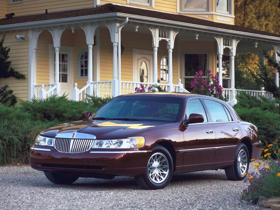  Lincoln Town Car 1998 года  (фото 21 из 77)